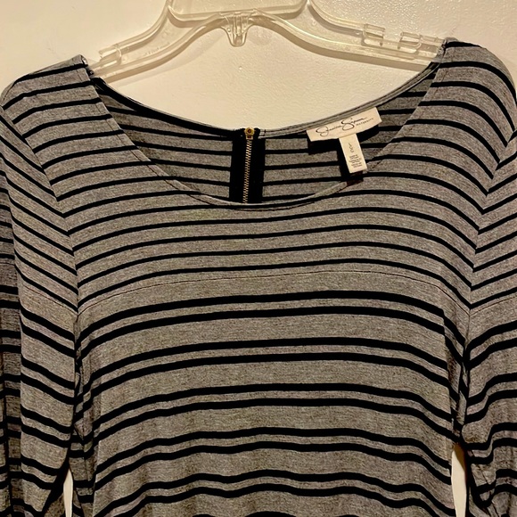 Jessica Simpson Maternity Shirt - Picture 3 of 5